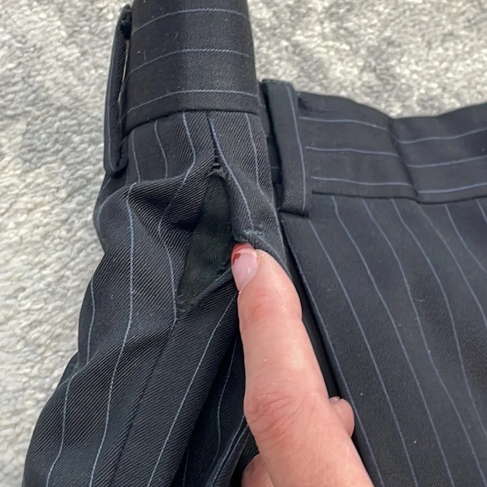 Joseph Abboud Black Pinstripe Suit Business Formal Wool Sz 42S Jacket 36 Pants